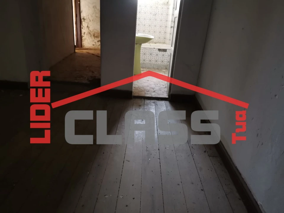 Moradia T3 para Venda em Poiares Foto 13