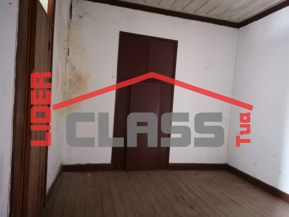 Moradia T3 para Venda em Poiares Foto 11