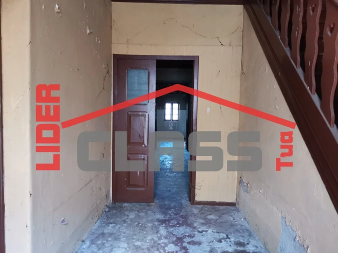 Moradia T3 para Venda em Poiares Foto 8