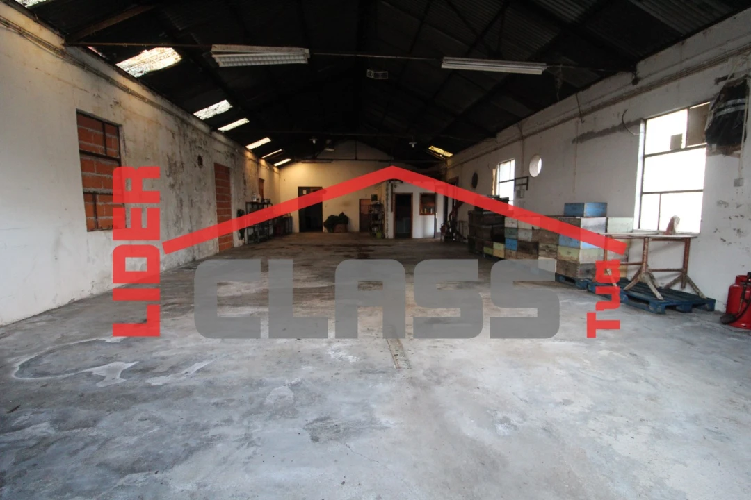 Armazém para Venda em Frechas Foto 2