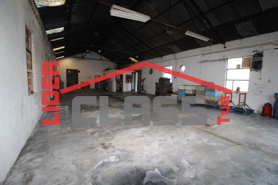 Armazém para Venda em Frechas Foto 4