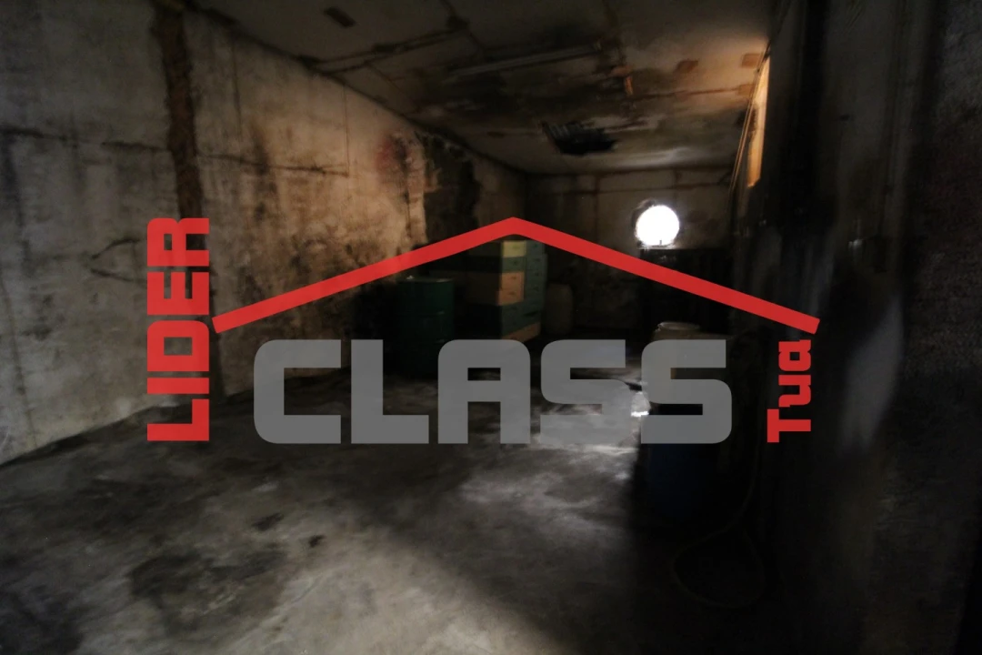 Armazém para Venda em Frechas Foto 9