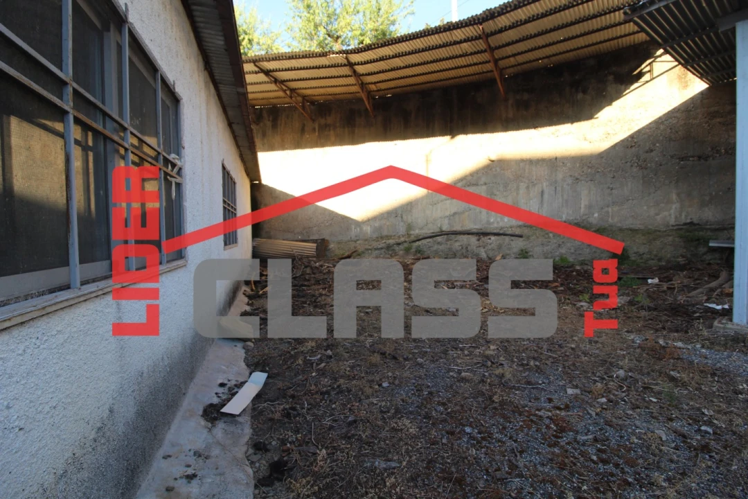 Armazém para Venda em Frechas Foto 17