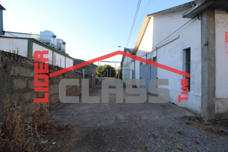 Armazém para Venda em Frechas Foto 1