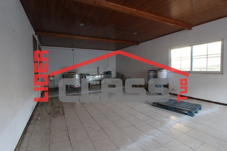 Armazém para Venda em Frechas Foto 13