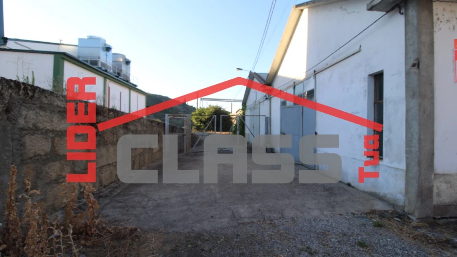 Armazém para Venda em Frechas
