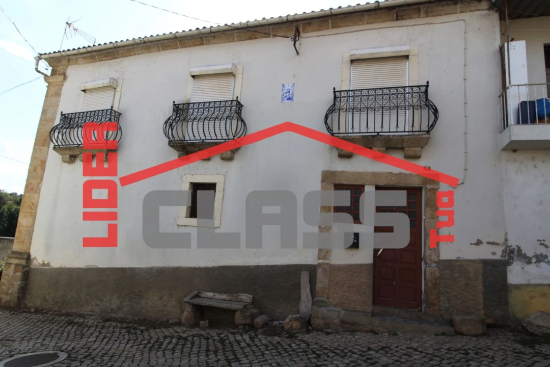 Moradia T3 para Venda em Torre de D. Chama Foto 1