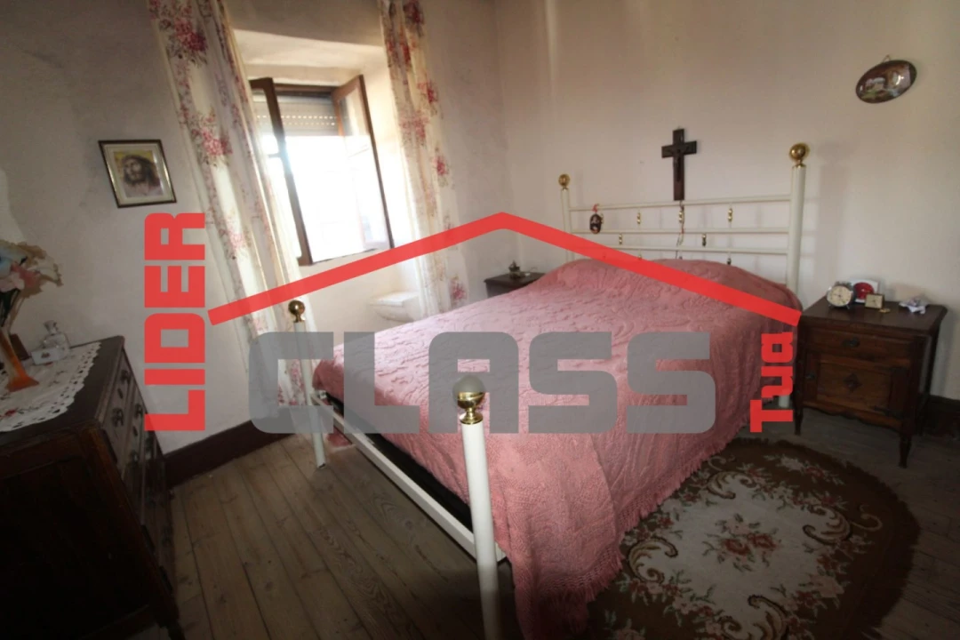 Moradia T3 para Venda em Torre de D. Chama Foto 9