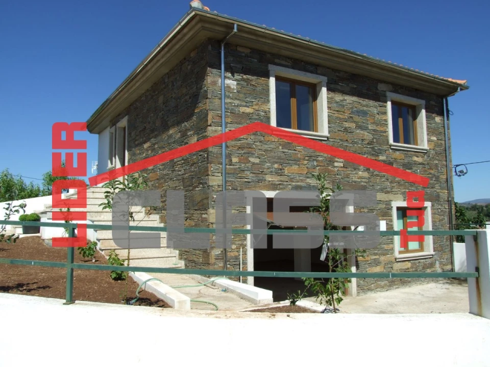 Moradia T2 para Venda em Vinhas Foto 10