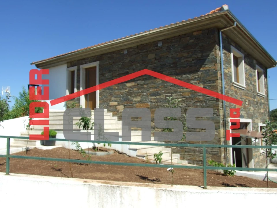 Moradia T2 para Venda em Vinhas Foto 2