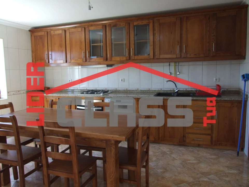 Moradia T2 para Venda em Vinhas Foto 3