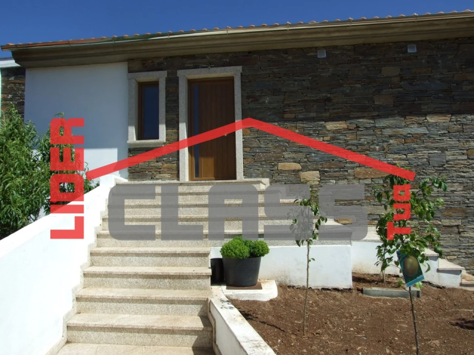 Moradia T2 para Venda em Vinhas Foto 12