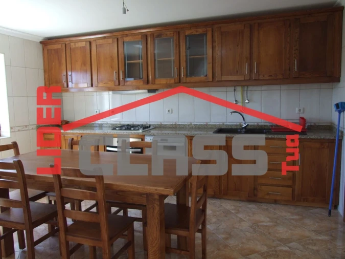 Moradia T2 para Venda em Vinhas Foto 3