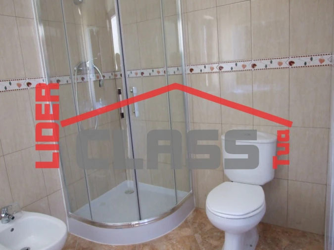 Moradia T2 para Venda em Vinhas Foto 8