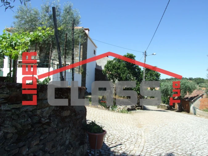 Moradia T2 para Venda em Vinhas Foto 23