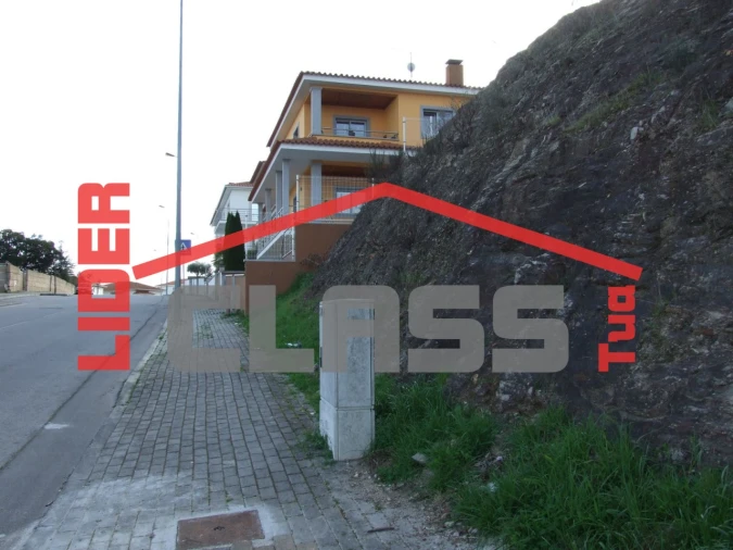 Terreno para Venda em Mirandela Foto 3