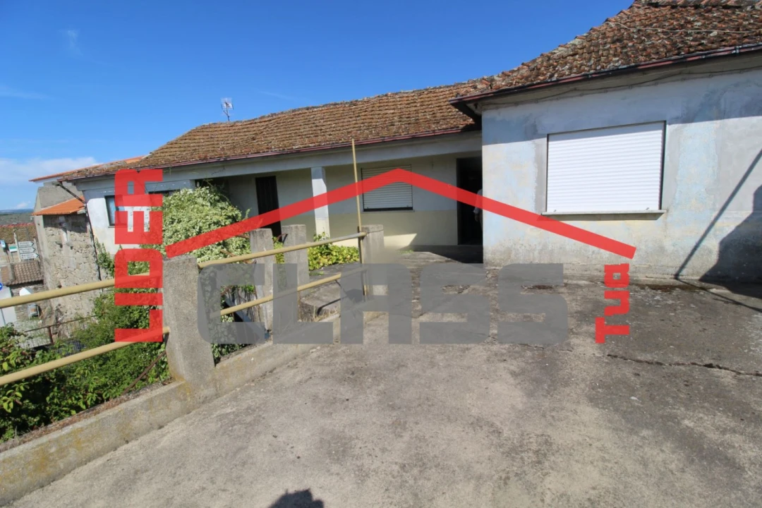 Moradia T3 para Venda em Torre de D. Chama Foto 2