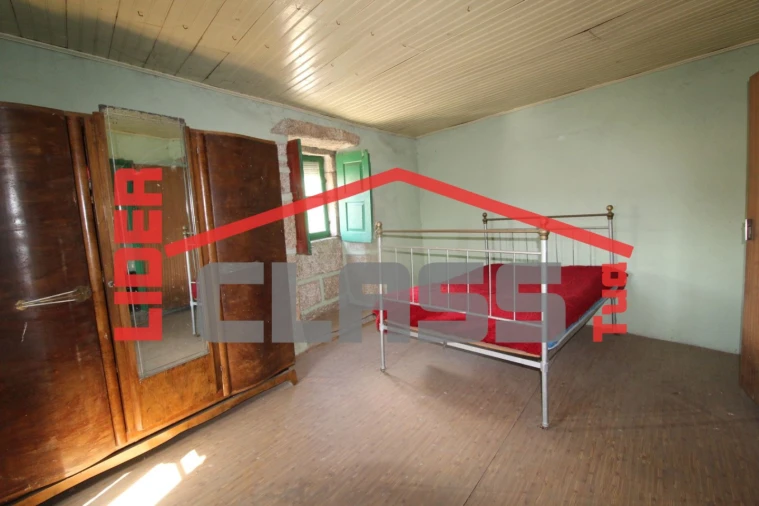 Moradia T3 para Venda em Torre de D. Chama Foto 11