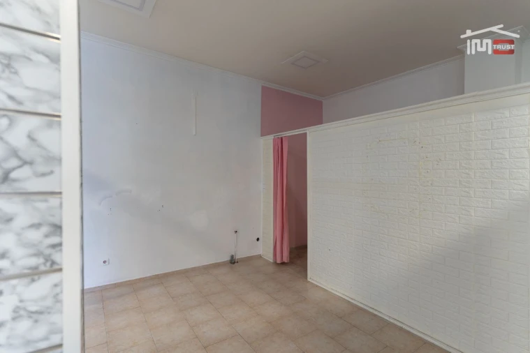 Loja para Arrendamento em Fatima Foto 3