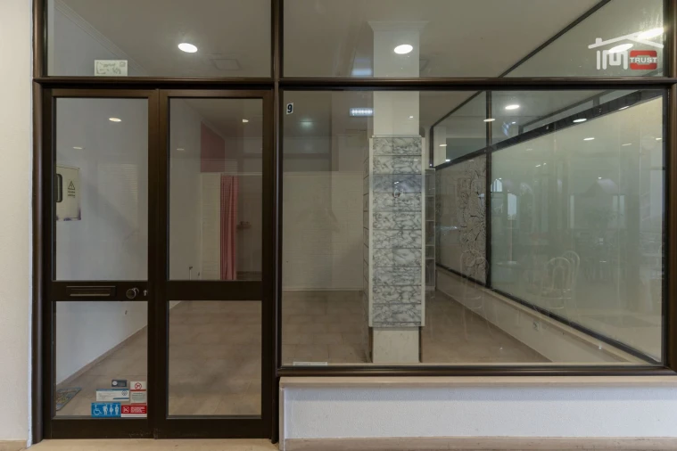 Loja para Arrendamento em Fatima Foto 9