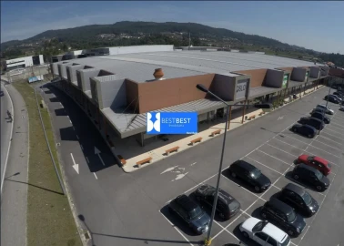 Loja para Arrendamento em Adães