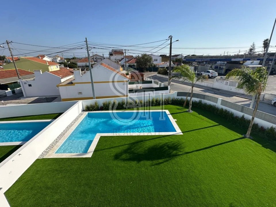 Moradia T3 para Venda em Charneca de Caparica e Sobreda Foto 1