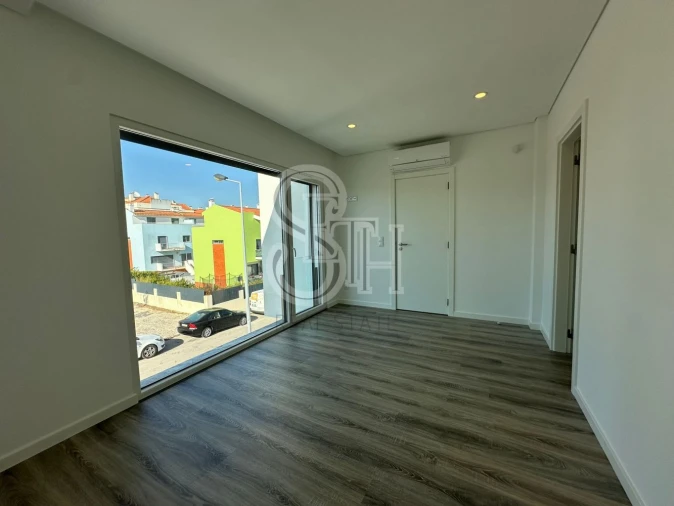 Moradia T3 para Venda em Charneca de Caparica e Sobreda Foto 18