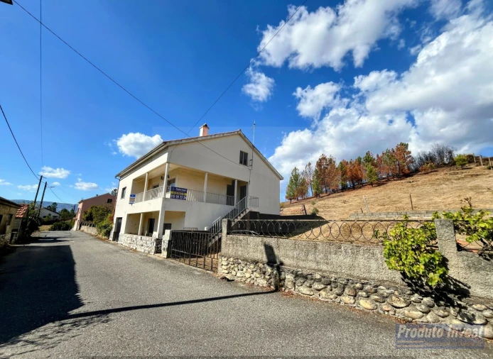 Moradia T3 para Venda em Silvares Foto 33