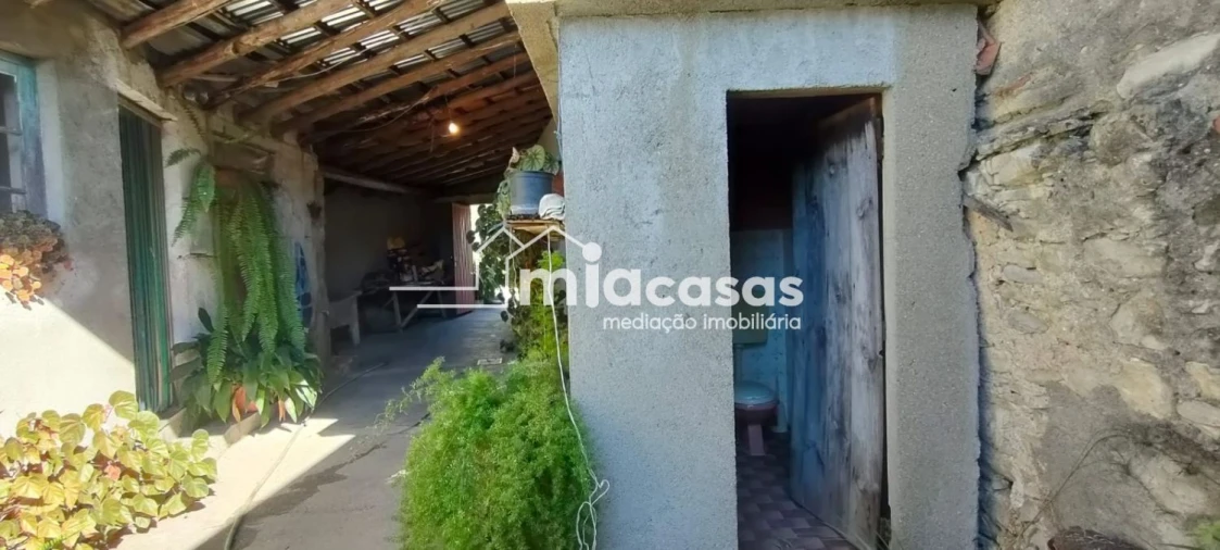 Moradia T4 para Venda em Casal Comba Foto 19