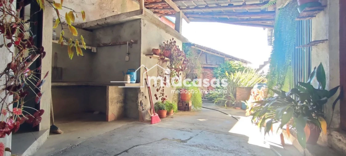 Moradia T4 para Venda em Casal Comba Foto 23