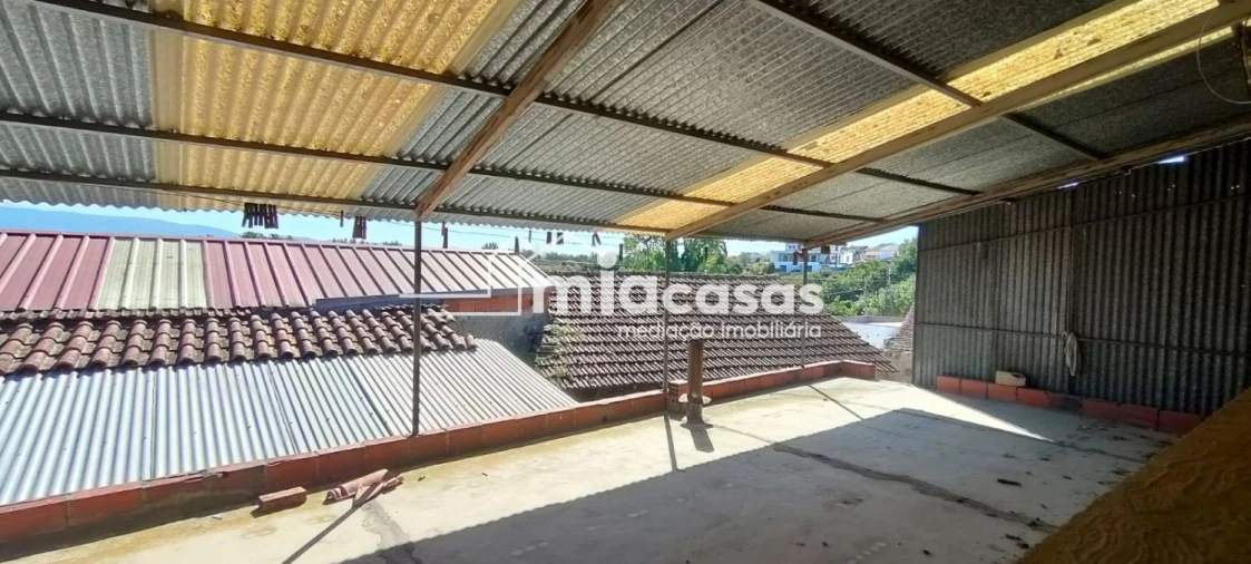 Moradia T4 para Venda em Casal Comba Foto 13