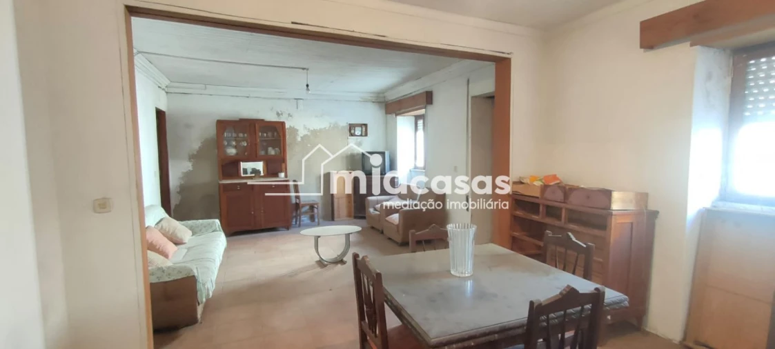 Moradia T4 para Venda em Casal Comba Foto 8