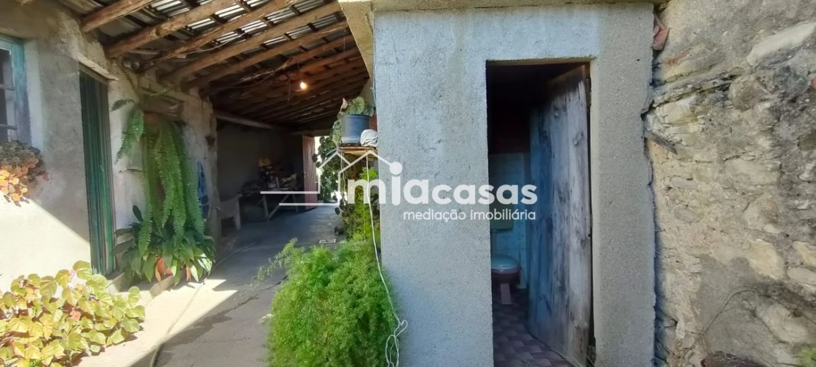 Moradia T4 para Venda em Casal Comba Foto 19