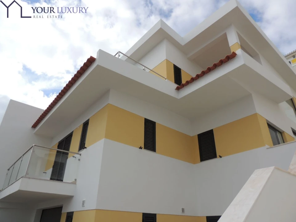 Moradia T3 para Venda em Mina de Água Foto 1