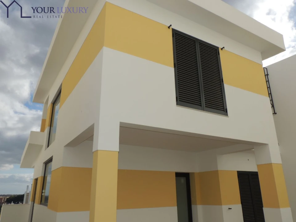 Moradia T3 para Venda em Mina de Água Foto 5