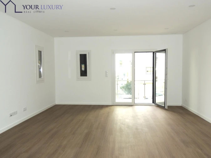 Moradia T3 para Venda em Mina de Água Foto 9