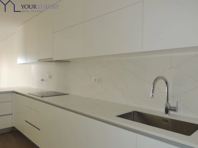 Moradia T3 para Venda em Mina de Água Foto 15