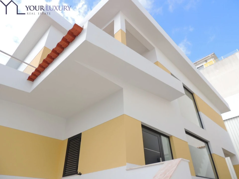 Moradia T3 para Venda em Mina de Água Foto 43