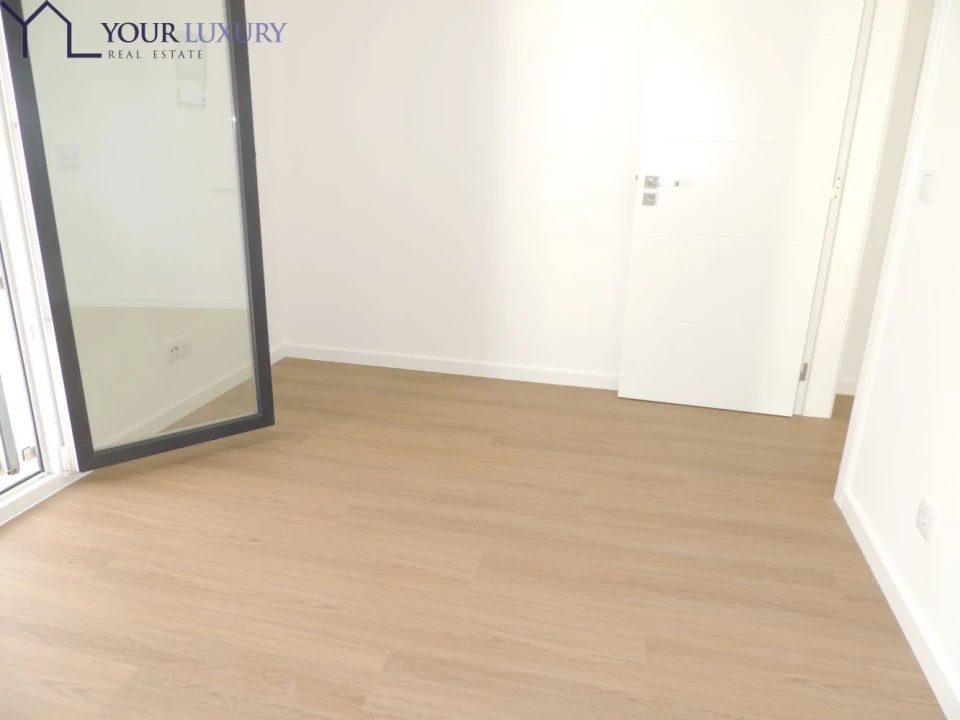 Moradia T3 para Venda em Mina de Água Foto 33