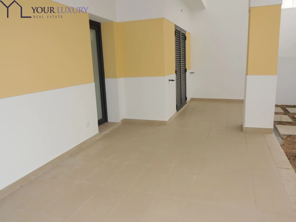 Moradia T3 para Venda em Mina de Água Foto 7