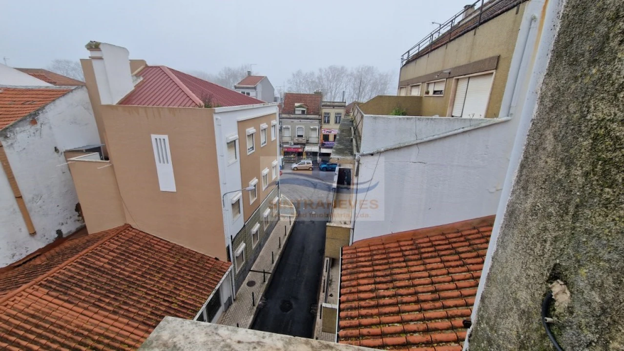 Apartamento T2 para Venda em Vila Franca de Xira Foto 3