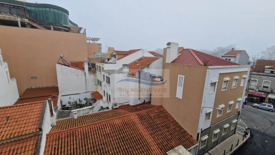 Apartamento T2 para Venda em Vila Franca de Xira Foto 4