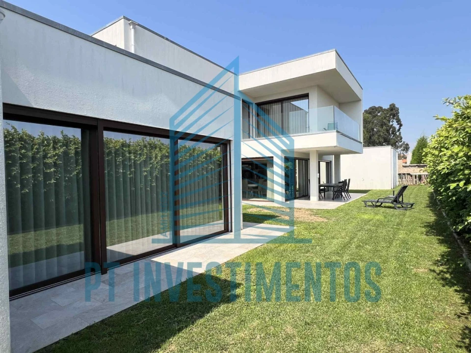Moradia T5 para Venda em Santa Joana Foto 2