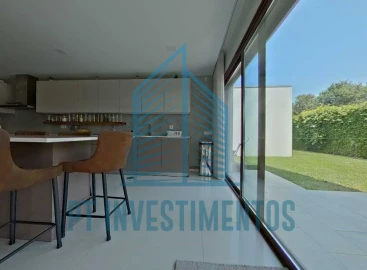 Moradia T5 para Venda em Santa Joana