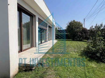 Moradia T5 para Venda em Santa Joana