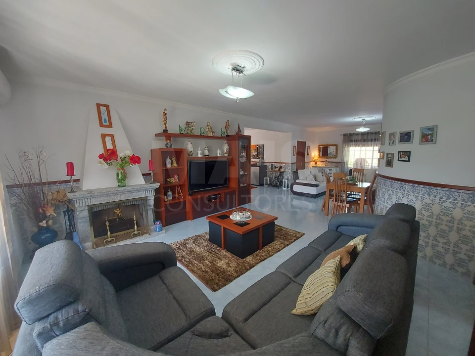 Moradia T5 para Venda em Côja e Barril de Alva Foto 4