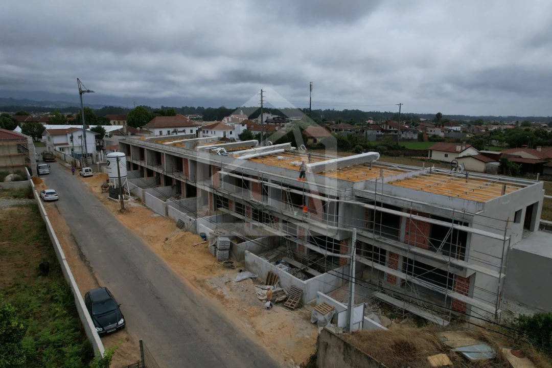 Moradia T3 para Venda em Loureiro Foto 17