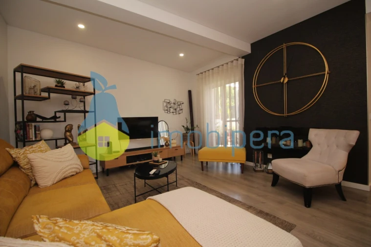 Apartamento T2 para Venda em Ferreiras Foto 5