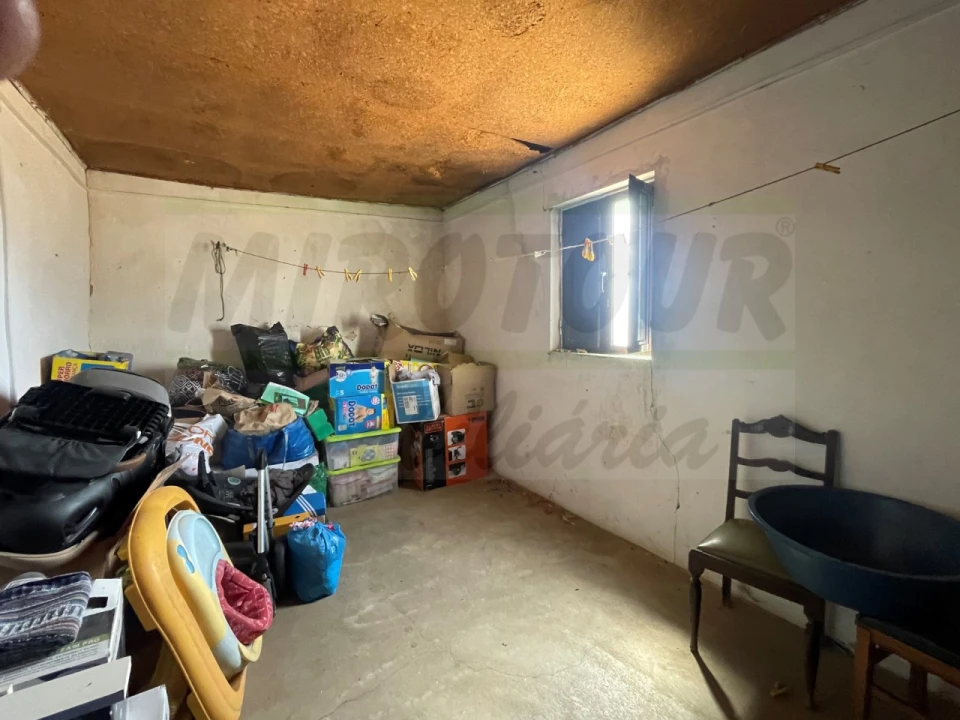 Quinta T3 para Venda em Abela Foto 35