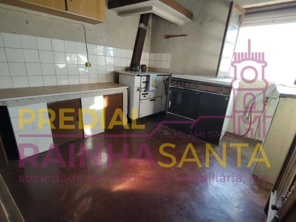 Moradia T3 para Venda em Ceira Foto 13